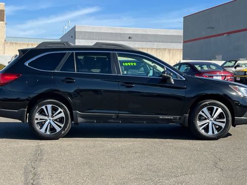 Used 2018 Subaru Outback 2.5i Limited image 6