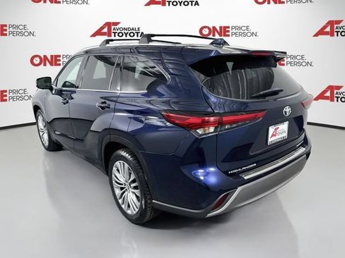 Used 2023 Toyota Highlander Platinum FWD image 5