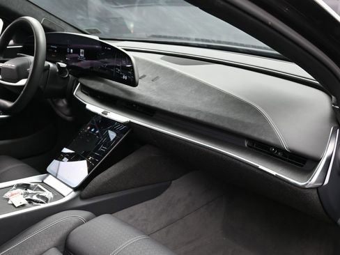 Used 2024 Lucid Air Grand Touring image 32