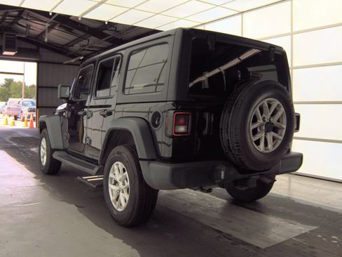 Used 2023 Jeep Wrangler Unlimited Sport AWD/4WD image 3