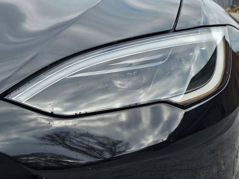 Used 2022 Tesla Model S Plaid image 16