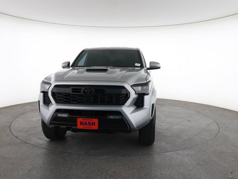 Used 2024 Toyota Tacoma TRD Sport RWD image 4