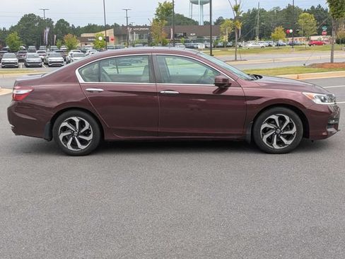Used 2017 Honda Accord EX-L image 3