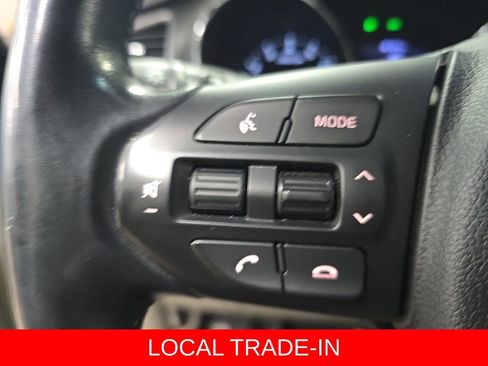 Used 2019 Kia Sedona LX image 19