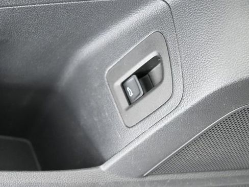 Used 2019 Volkswagen Atlas SEL FWD image 41