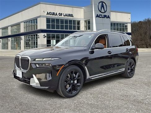 Used 2023 BMW X7 xDrive40i w/ Premium Package image 3