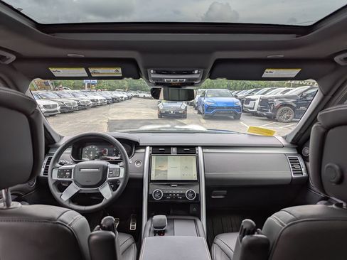 Used 2025 Land Rover Discovery Dynamic SE AWD/4WD image 40