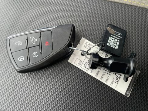 Used 2025 Chevrolet Silverado 2500 ZR2 w/ Technology Package image 30