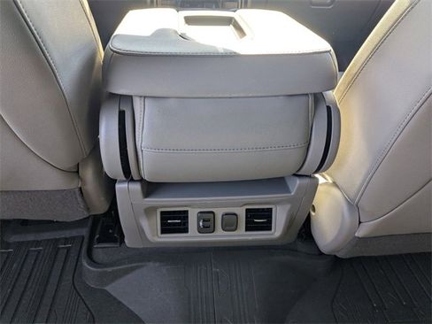 Used 2020 GMC Sierra 1500 SLT image 31