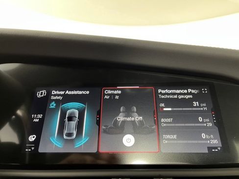 Used 2025 Alfa Romeo Giulia AWD w/ Driving Assist Package image 30