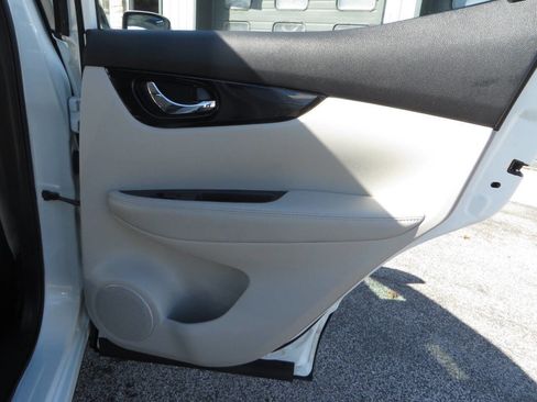 Used 2022 Nissan Rogue Sport SL w/ Premium Package image 7