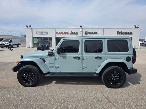 Used 2024 Jeep Wrangler Unlimited Sahara w/ Safety Group image 5