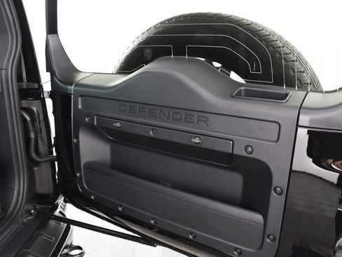 Used 2026 Land Rover Defender 110 OCTA AWD/4WD image 25