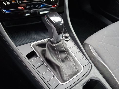 Used 2025 Volkswagen Jetta Sport image 15