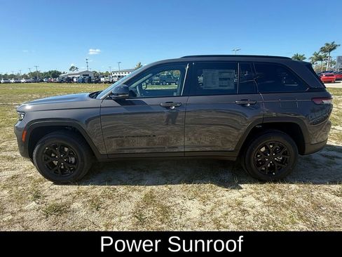 New 2025 Jeep Grand Cherokee Altitude image 7