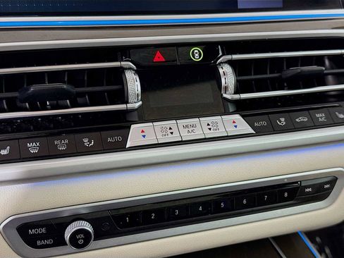 Used 2022 BMW X5 xDrive45e w/ M Sport Package image 16