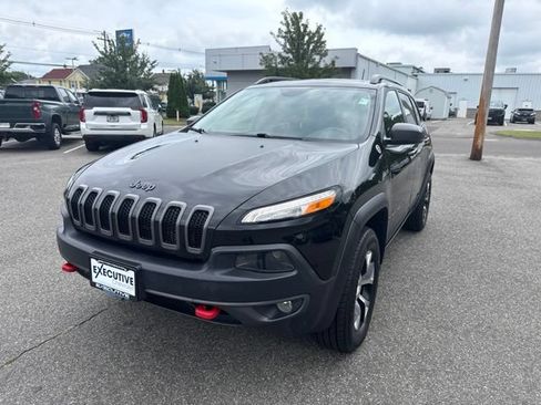 Used 2018 Jeep Cherokee Trailhawk w/ Quick Order Package 27L AWD/4WD image 2