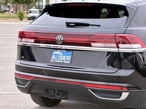 Used 2024 Volkswagen Atlas Cross Sport SE FWD image 16