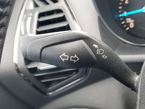 Used 2017 Ford Escape Titanium image 19