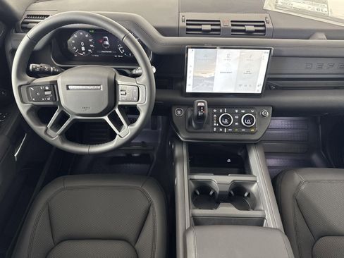 Certified 2025 Land Rover Defender 110 S image 11