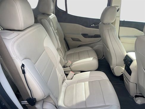 Used 2020 GMC Acadia Denali w/ Denali Ultimate Package image 30