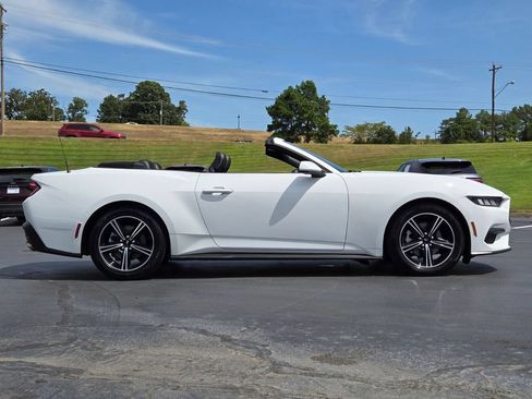 Used 2024 Ford Mustang Convertible RWD image 6