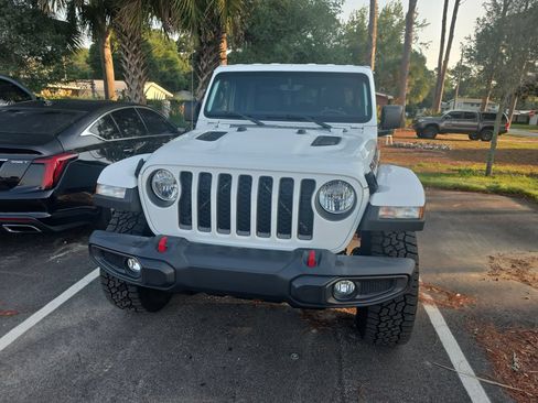 Used 2023 Jeep Gladiator Rubicon w/ Cold Weather Group AWD/4WD image 2