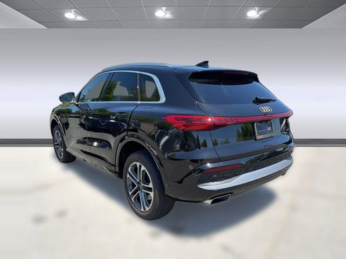 Used 2025 Audi Q5 Premium w/ Convenience Package AWD/4WD image 3