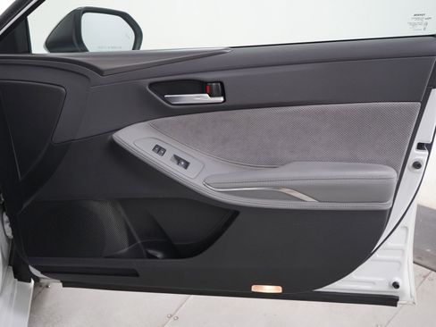 Used 2019 Toyota Avalon XSE w/ All Weather Liner Package FWD image 9