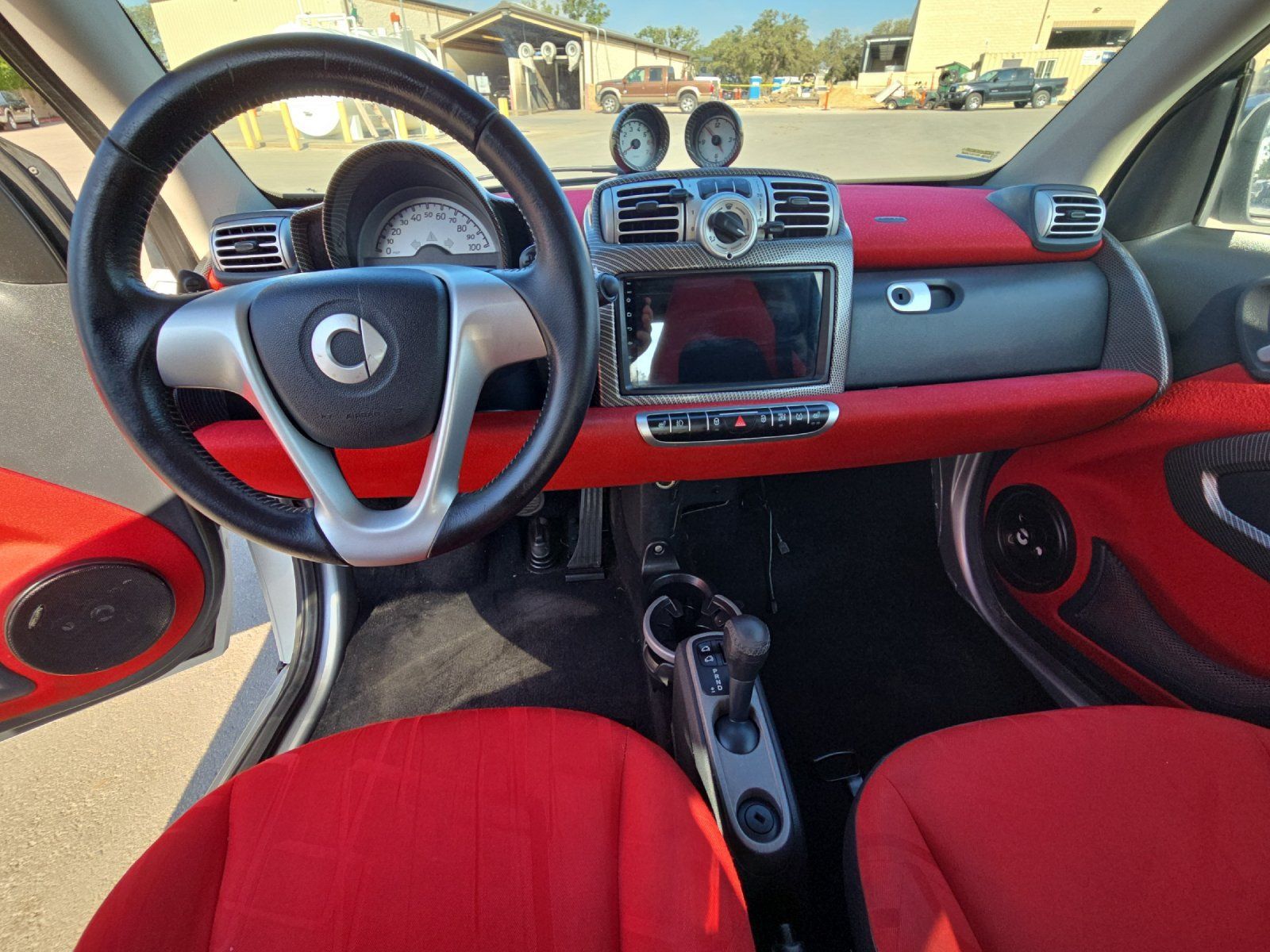 Used 2009 smart fortwo passion RWD image 11