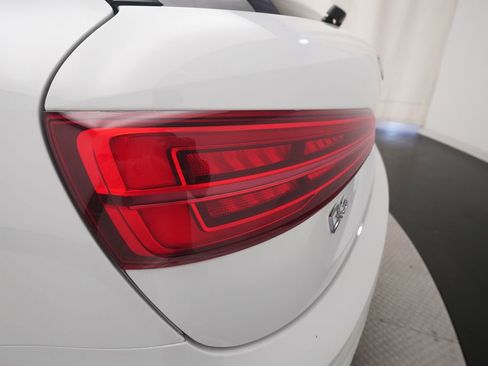 Used 2018 Audi Q3 2.0T Premium Plus w/ Premium Plus Package AWD/4WD image 34
