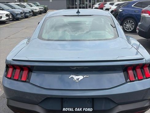 Used 2024 Ford Mustang Premium RWD image 4