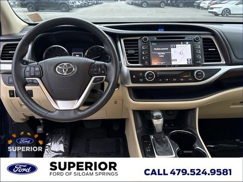Used 2016 Toyota Highlander Limited w/ Driver Technology Package image 10