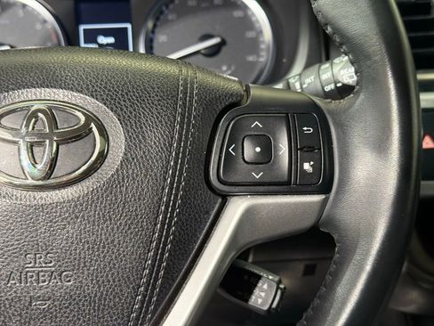 Used 2016 Toyota Highlander XLE AWD/4WD image 27