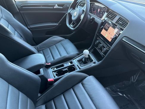 Used 2018 Volkswagen Golf R 4-Door AWD/4WD image 17