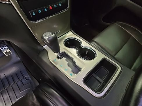 Used 2011 Jeep Grand Cherokee Limited w/ Luxury Group II image 19