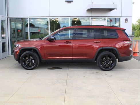 Certified 2023 Jeep Grand Cherokee L Laredo AWD/4WD image 5