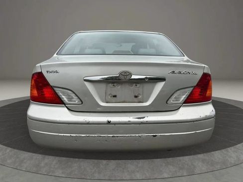 Used 2000 Toyota Avalon XL FWD image 6