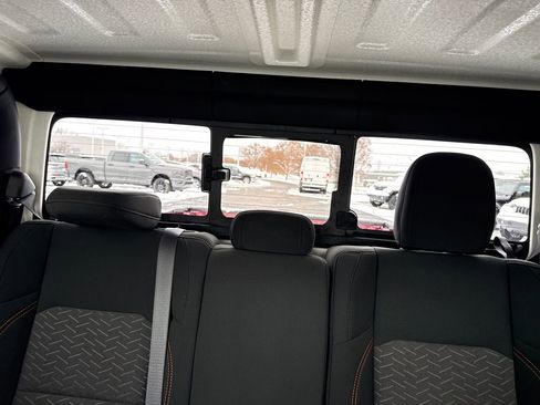 Used 2021 Jeep Gladiator Mojave w/ Cold Weather Group image 28