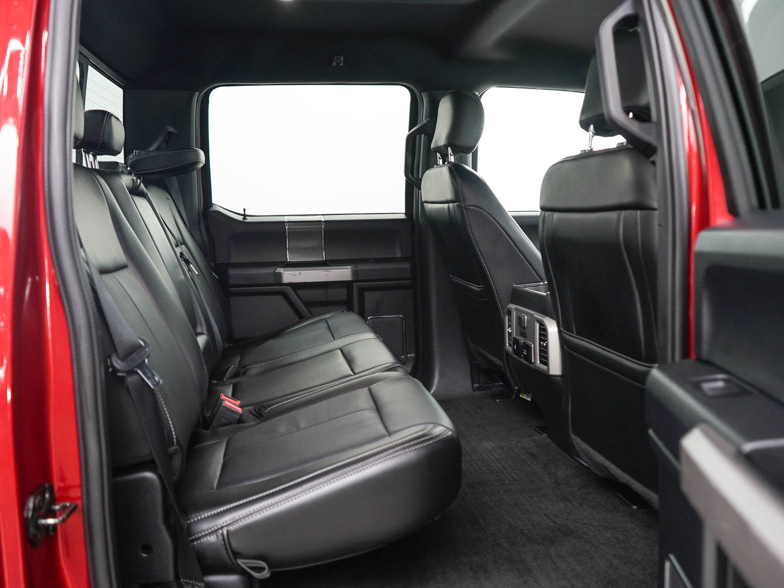 Used 2019 Ford F150 Lariat w/ Equipment Group 502A Luxury AWD/4WD image 12