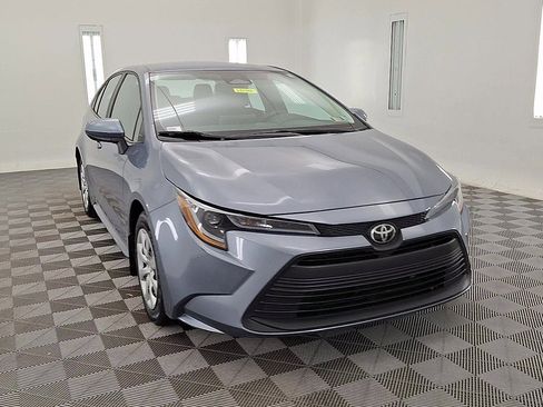 Used 2024 Toyota Corolla LE image 7