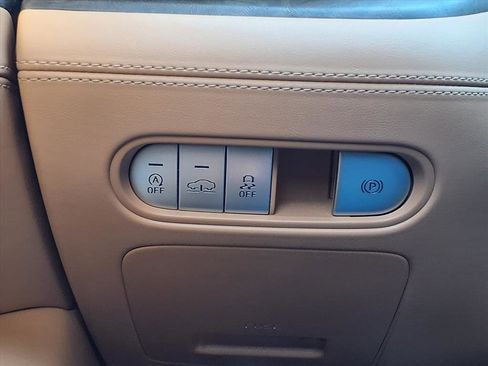 Used 2023 Genesis G90 3.5T image 16