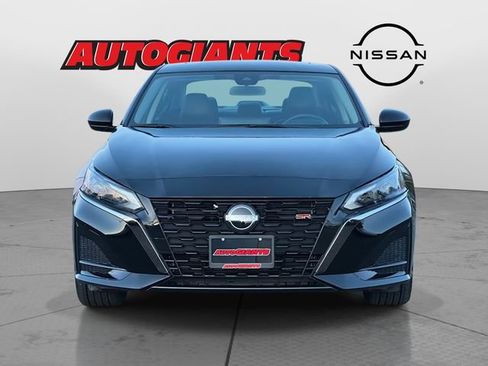 Used 2024 Nissan Altima 2.5 SR w/ SR Premium Package image 7