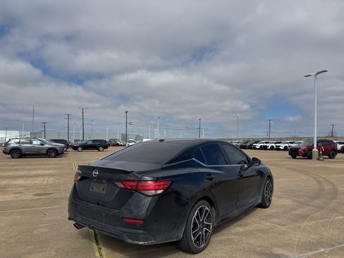 Certified 2025 Nissan Sentra SR w/ SR Premium Package image 23