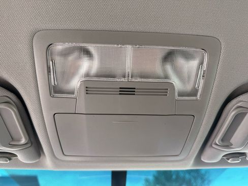 Used 2016 Toyota Camry SE image 24