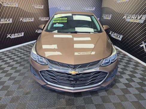 Used 2019 Chevrolet Cruze LS FWD image 4