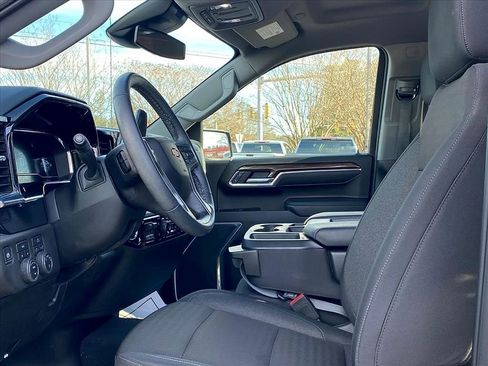 Used 2025 Chevrolet Silverado 1500 LT image 13