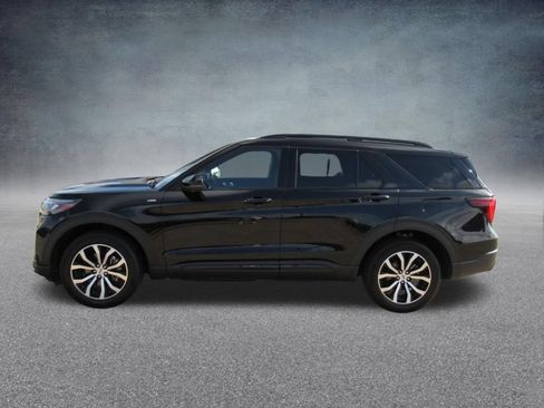 Used 2025 Ford Explorer ST-Line AWD/4WD image 3