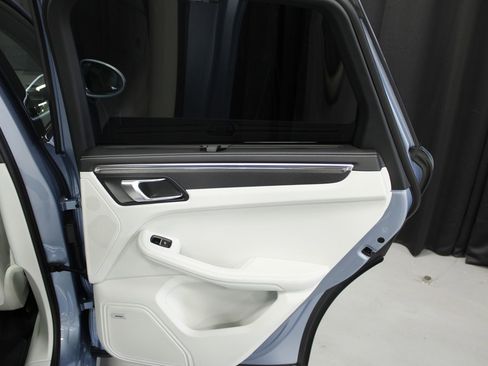 New 2026 Porsche Macan GTS image 27