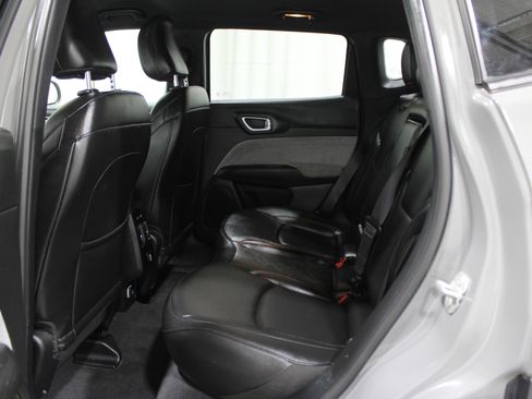 Used 2024 Jeep Compass Latitude image 25